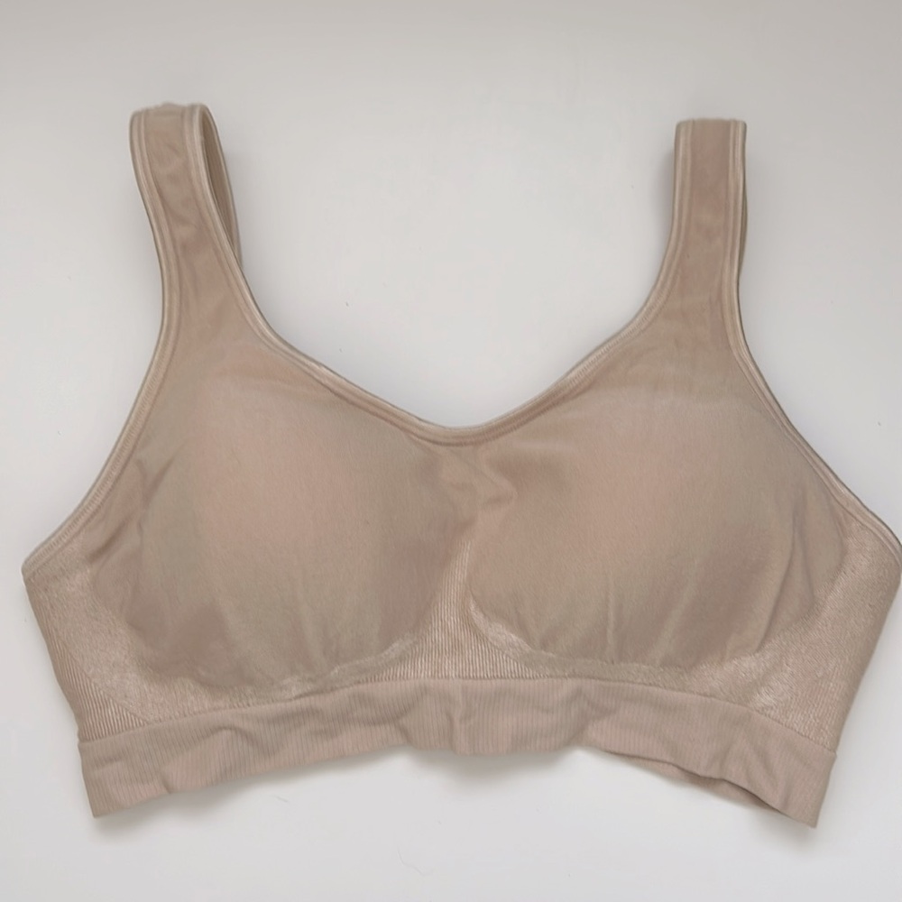 Lightly padded, wireless bra by Bali in nude. Size M.